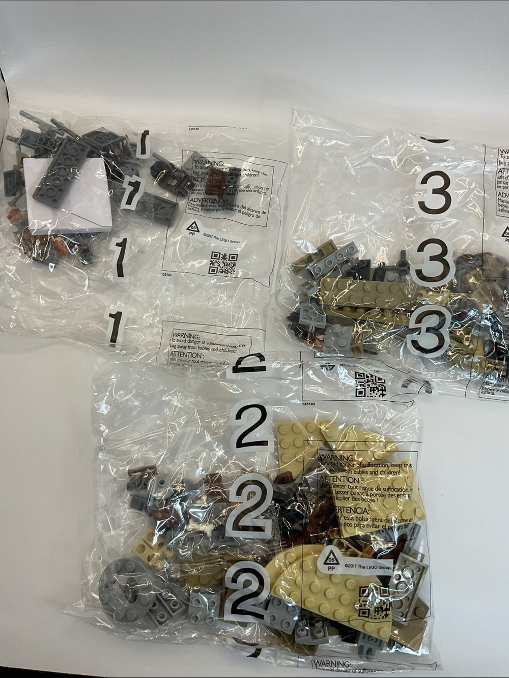 LEGO 75299 Star Wars Trouble on Tatooine Set - Gray, Tan, Brown & Black - Picture 6 of 6